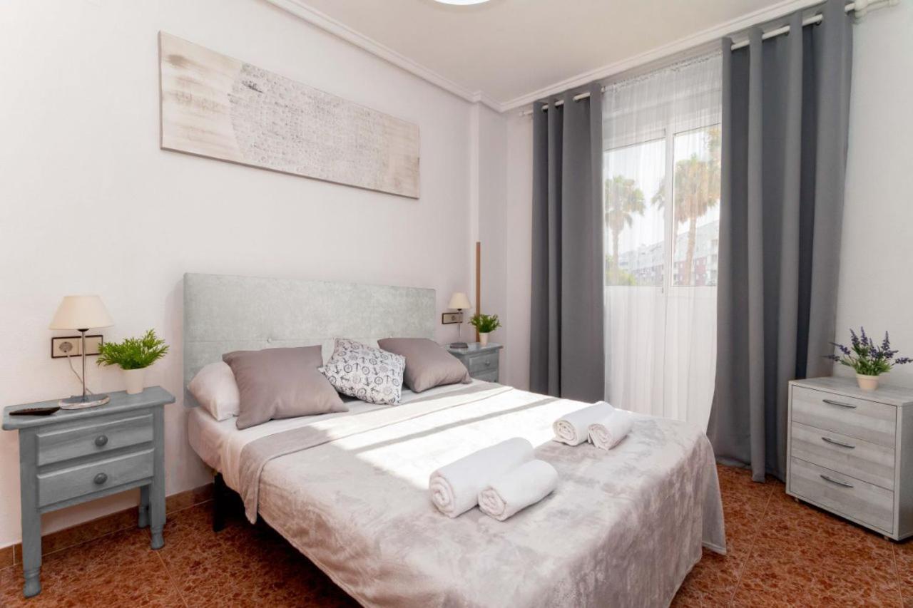 Apartamentos Villa Madrid Torrevieja Buitenkant foto