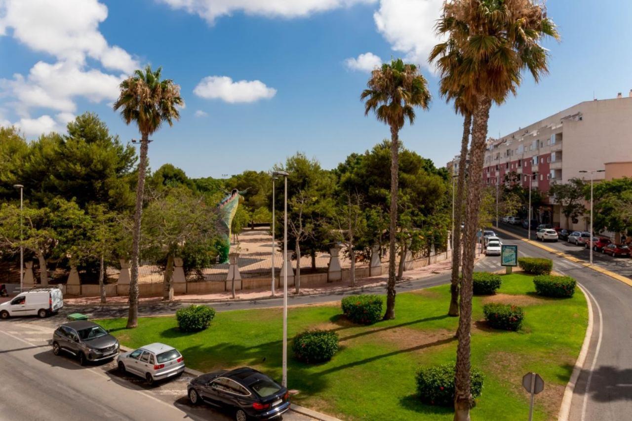 Apartamentos Villa Madrid Torrevieja Buitenkant foto