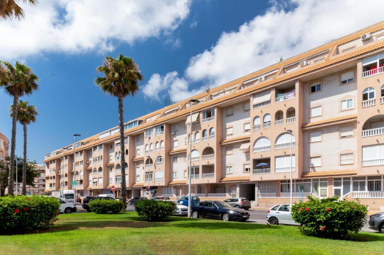 Apartamentos Villa Madrid Torrevieja Buitenkant foto